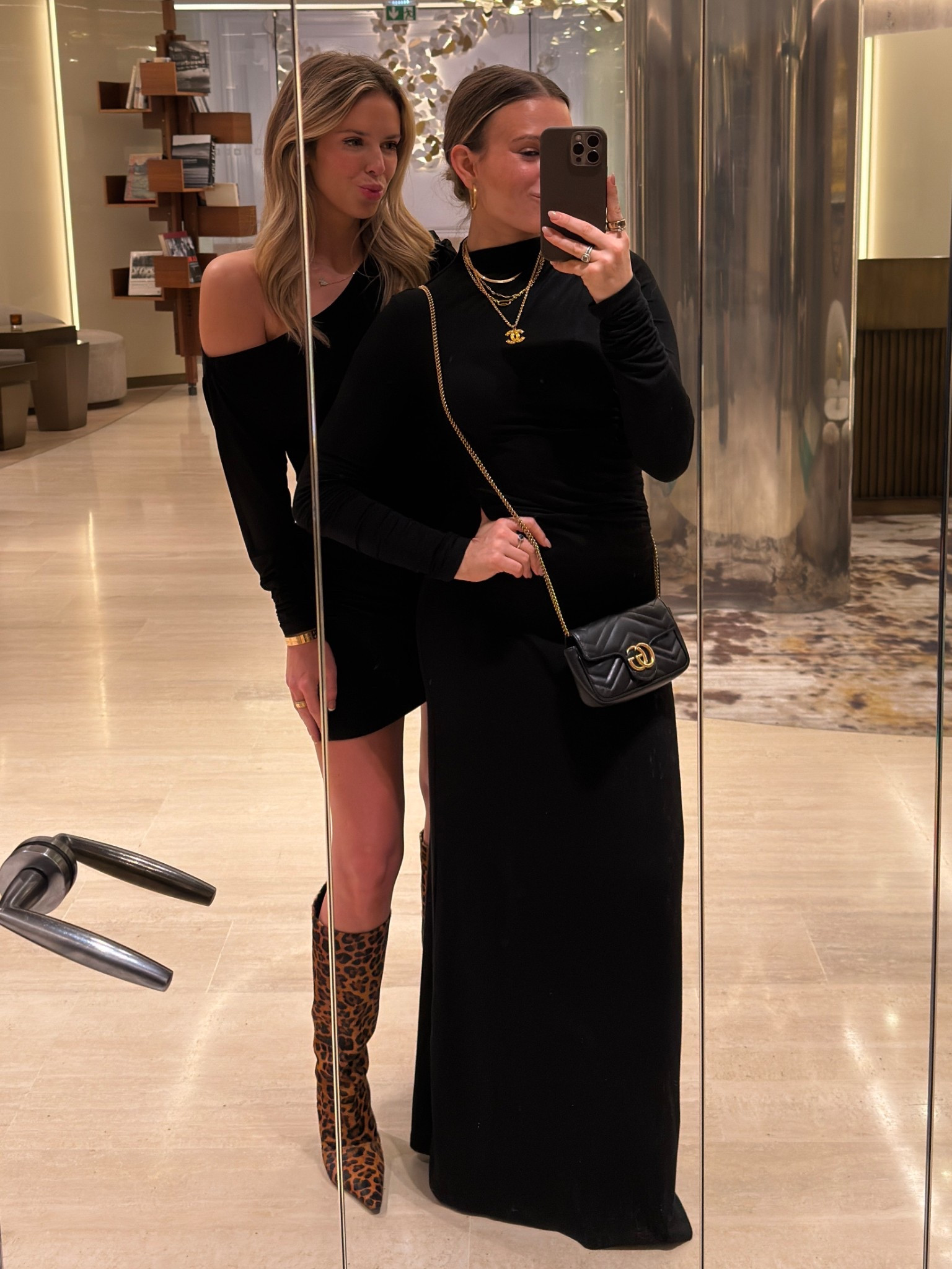 all black with chunky gold jewelry >>>

#LTKTravel #LTKootd