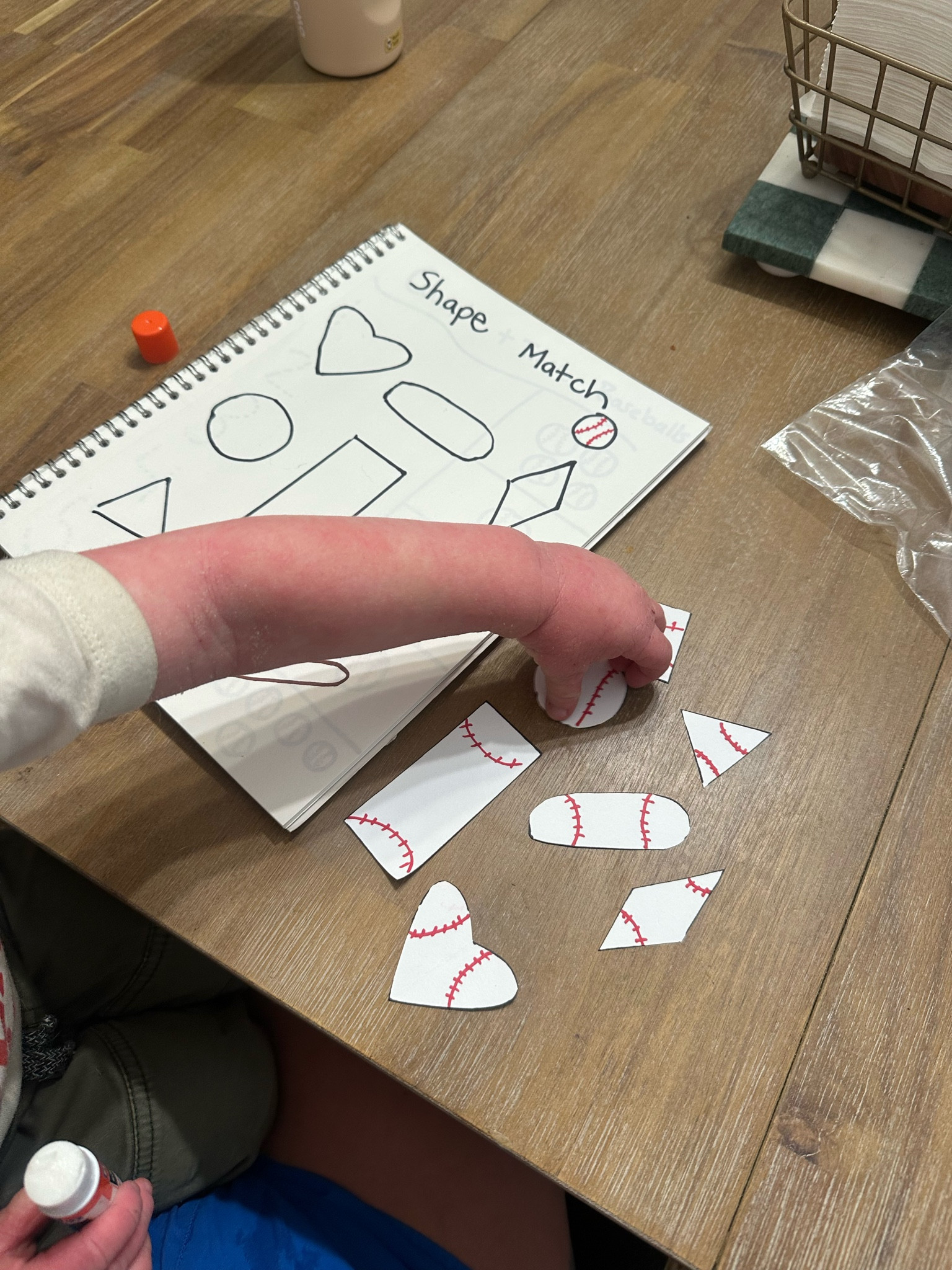 baseball themed toddler learning journal - matching the shapes!


toddler learning // learning journal // homeschool // preschool prep // amazon finds 

 