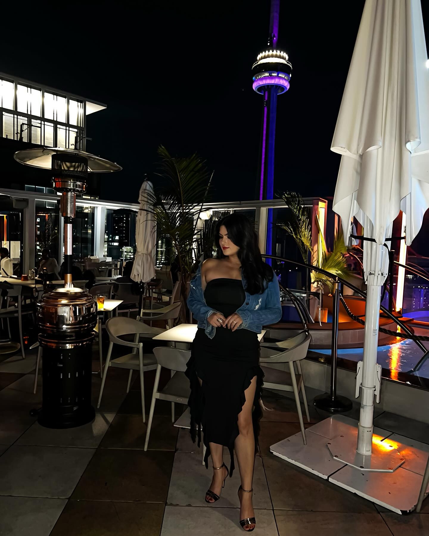 living for the starry nights and rooftops ⭐️

#ootn #outfitofthenight #torontolife #torontonightlife #outfitideas #outfitinspo #lifewithloveleen

#LTKcurves #LTKcanada #LTKstyletip