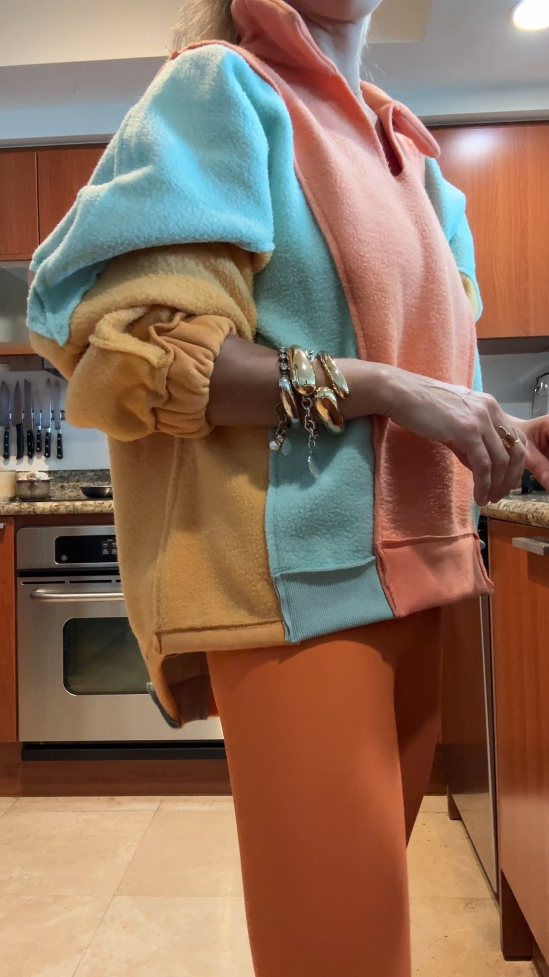 The oversized sweatshirt you are looking for. You can wear it on any season.

#LTKSpringSale #LTKFindsUnder50 #LTKStyleTip