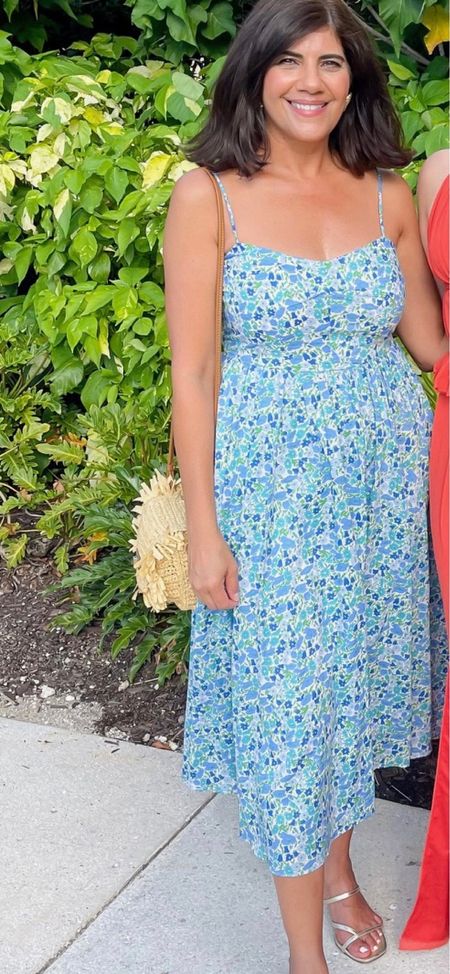 Blue floral midi dress I wore in the Bahamas 

#LTKsalealert #LTKstyletip #LTKunder100