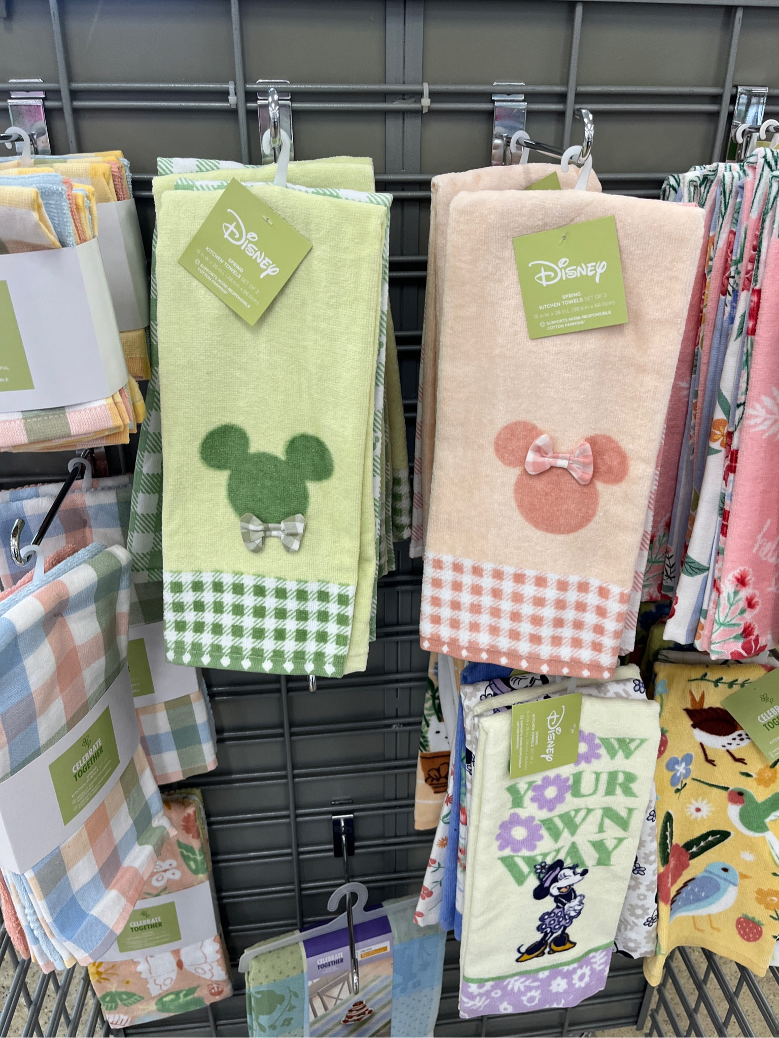 Show your love for Disney with these cute cotton kitchen towels!  Several designs to choose from!

Mickey Mouse | Minnie Mouse home decor | Kohl’s finds | dish towels | Celebrate Together | absorbent hand towel | Easter towels | Disney decor | home decor| kitchen decor

#LTKhome #LTKsalealert #LTKfindsunder50