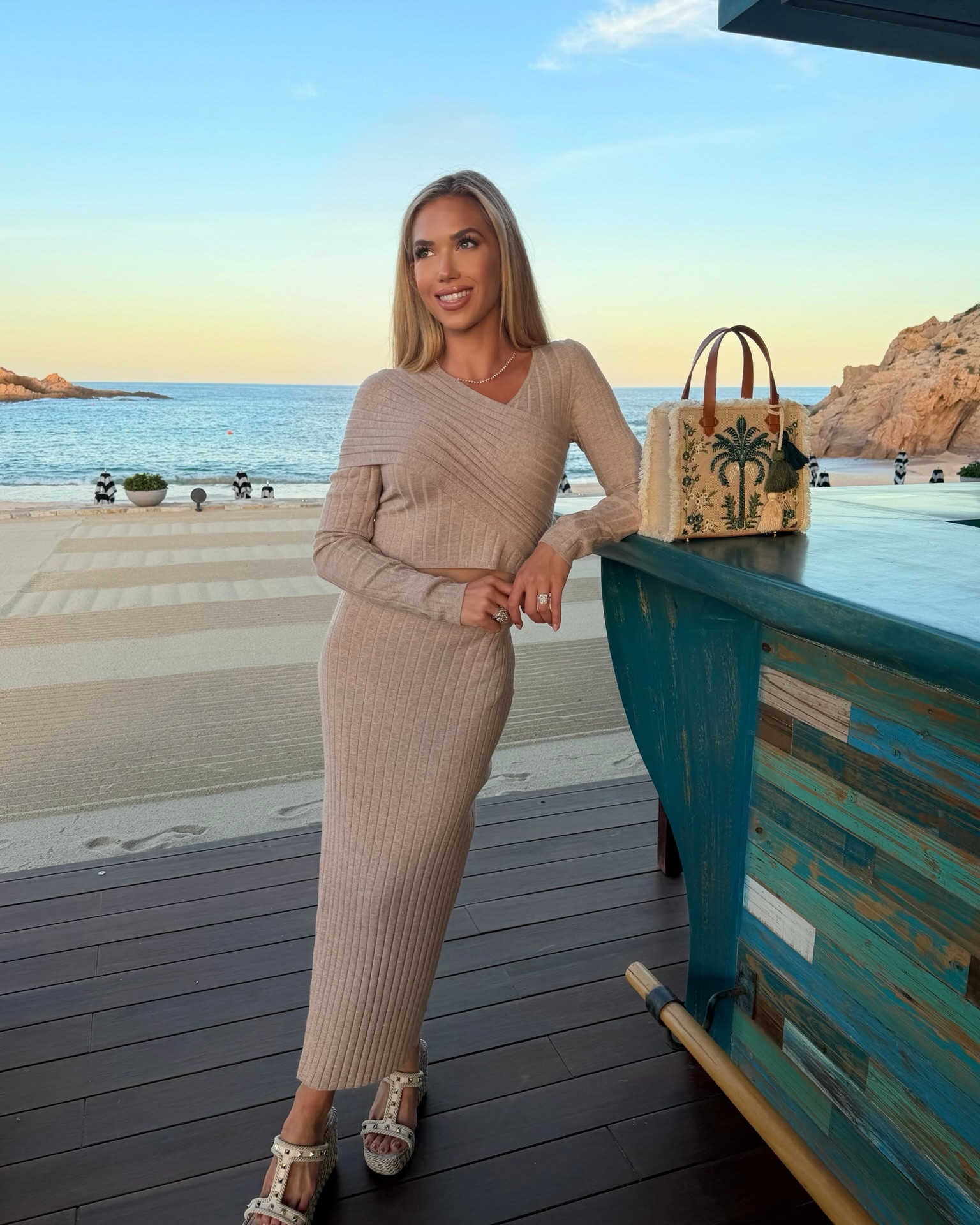 Dusk hits different when you’re oceanside. 🌅 Swipe to catch the glam and golden light. 💛 Wishing everyone the most beautiful Memorial Day weekend. You deserve every bit of the rest, the warmth, and the joy this weekend brings! 🫶🏼

#MemorialDayWeekend #Glam #GRWM #CoastalStyle #LongWeekend