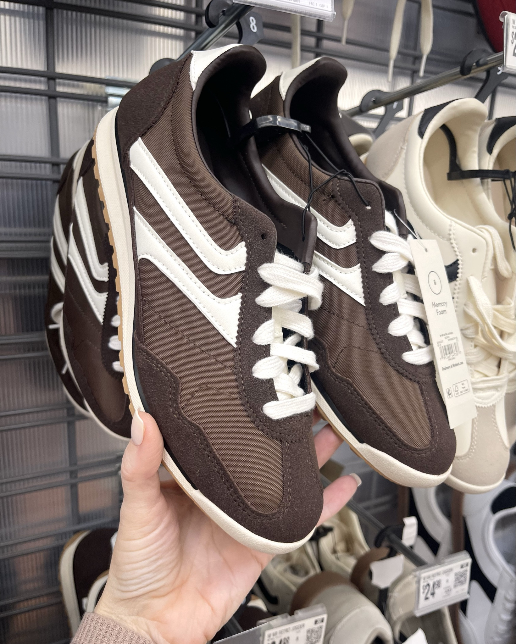 Retro cute sneakers! 🤎

Women’s shoes. Tennis shoes. Casual. Cute and comfy 