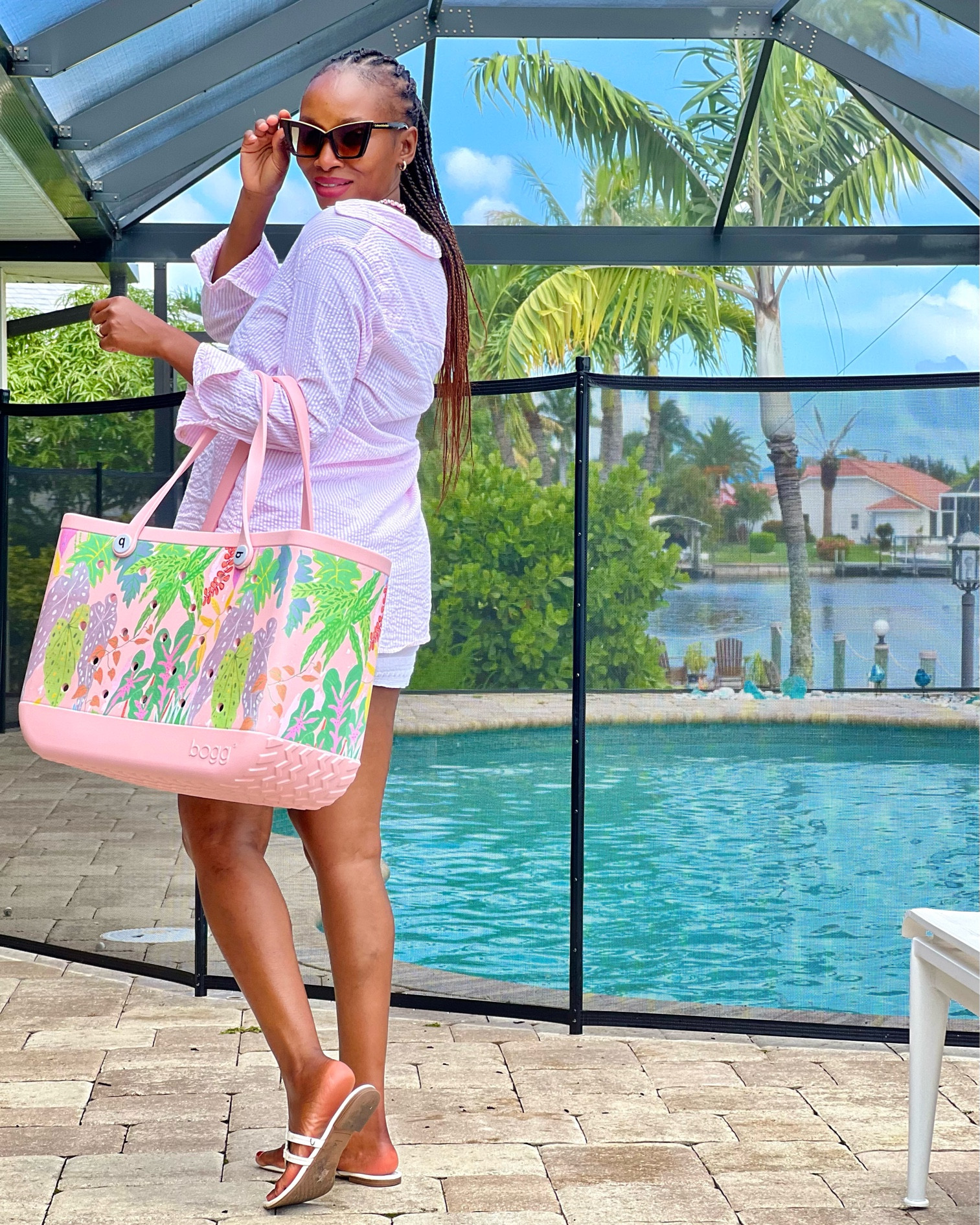 Beach bag 


#LTKU #LTKSwim #LTKSeasonal