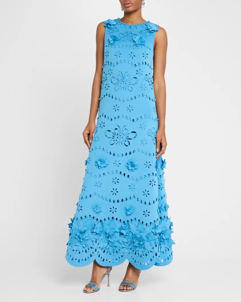 I LOVE this dress. I wish I could take it to Mexico. This would be so fun for Fiesta in San Antonio. 