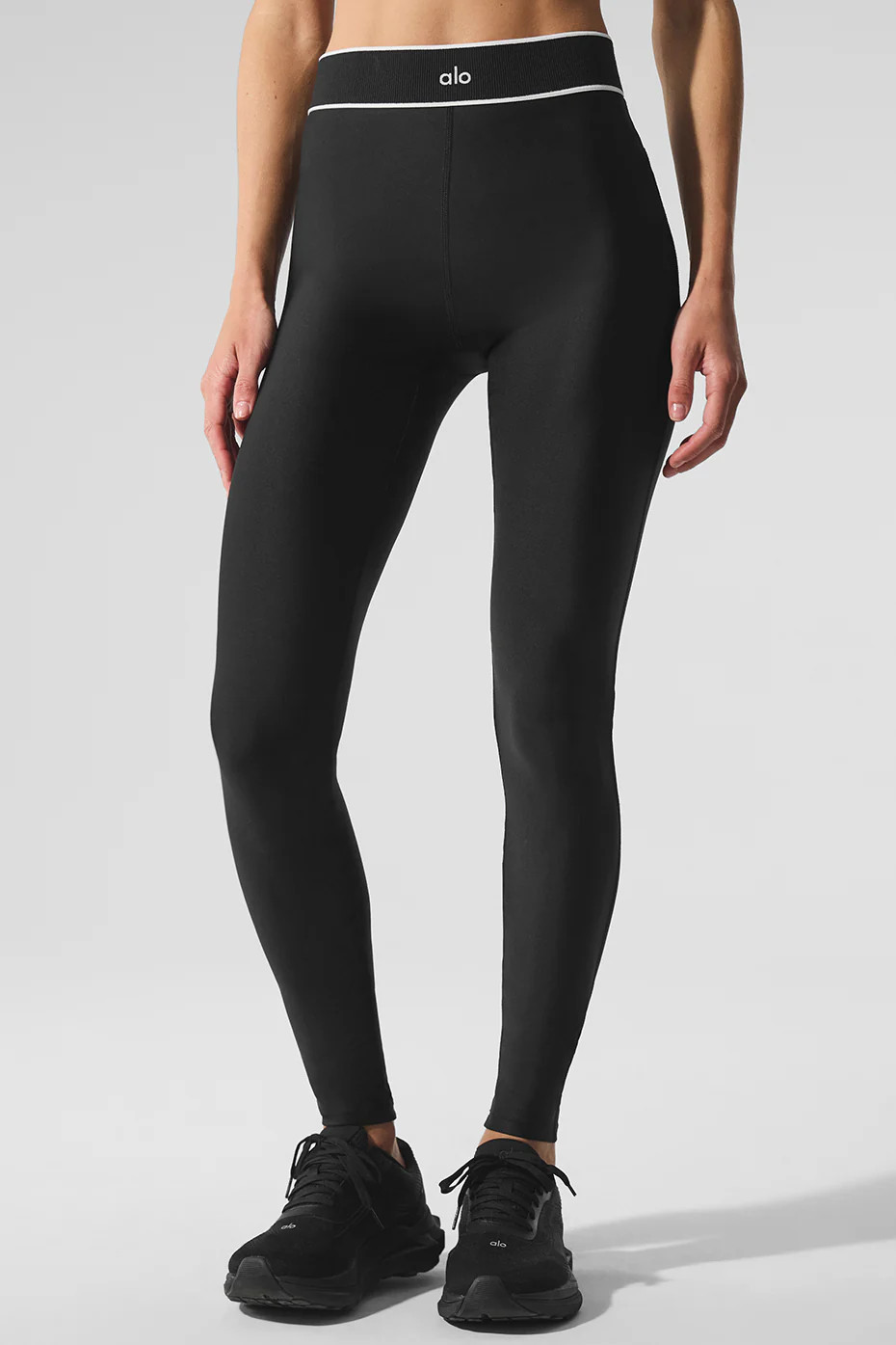 ALO | Airlift High-Waist Alignment Legging in Black/White, Size: Large | Alo Yoga (US)
