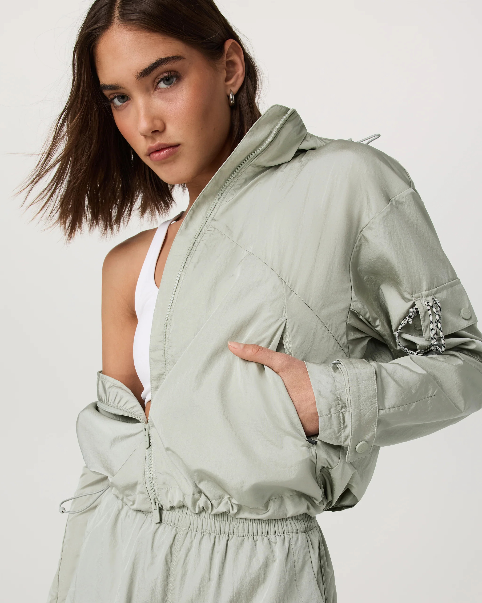 Endless Elevate Hike Jacket | Women's Talc Jacket | Vuori | Vuori Clothing (US & Canada)