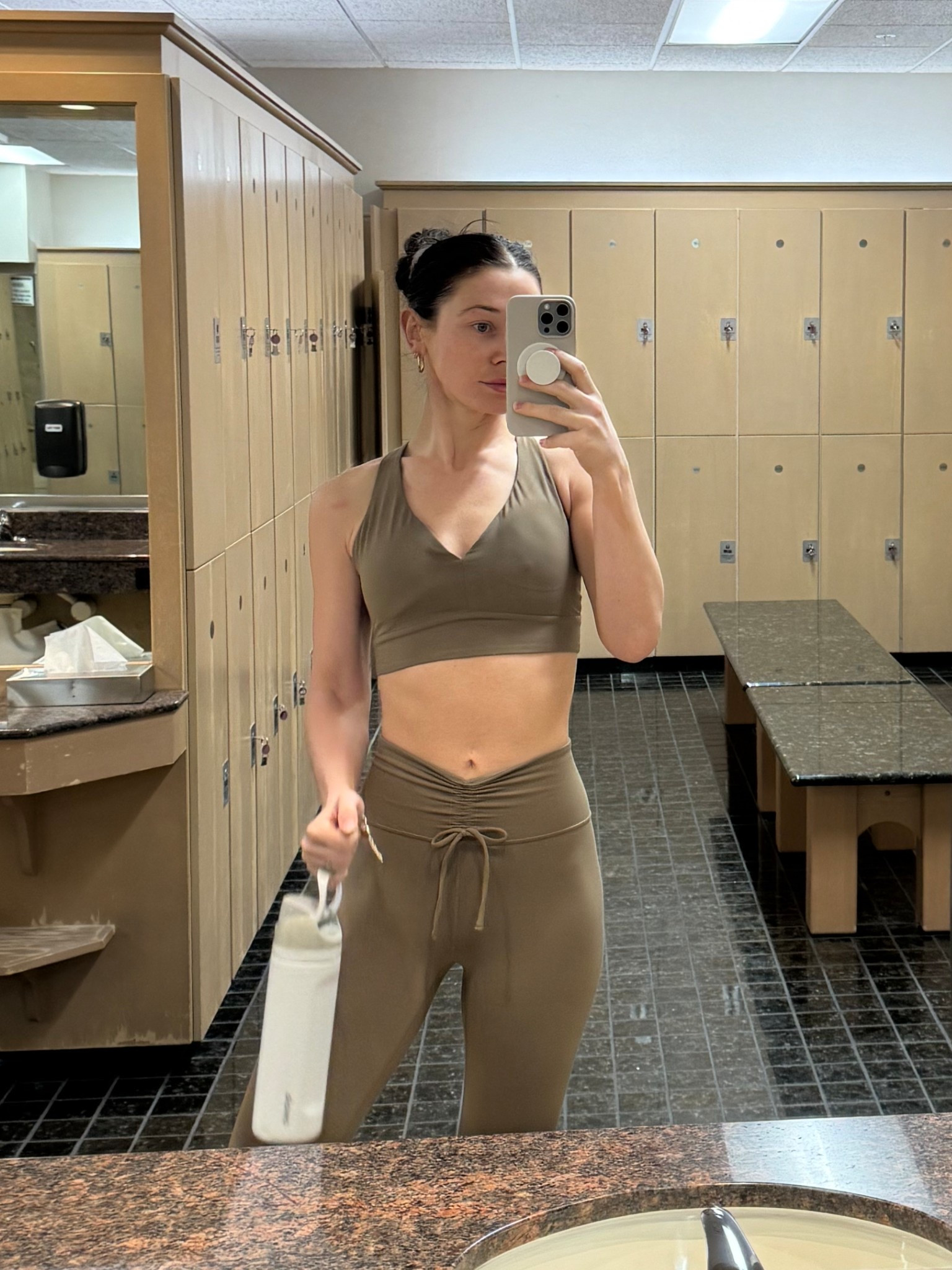 This gym set is soooo soft and comfy I want it in every color and version!! Got the set 25% off 😍

#LTKSaleAlert #LTKFindsUnder100 #LTKActive