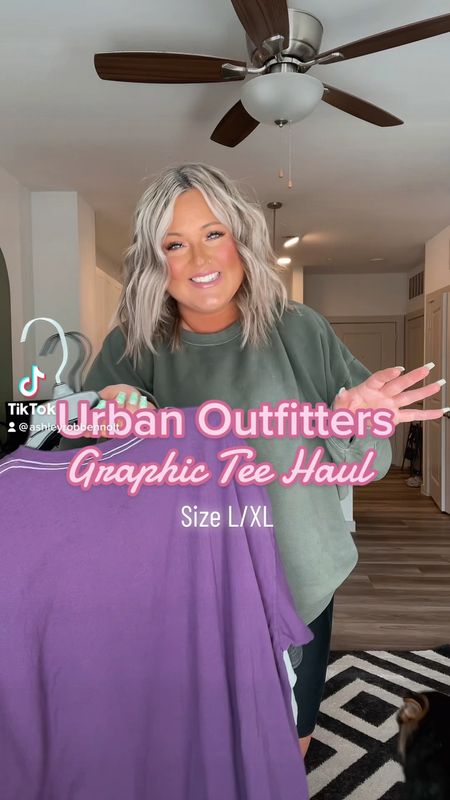 Urban outfitters band tee size L/XL

#LTKunder100 #LTKcurves #LTKstyletip