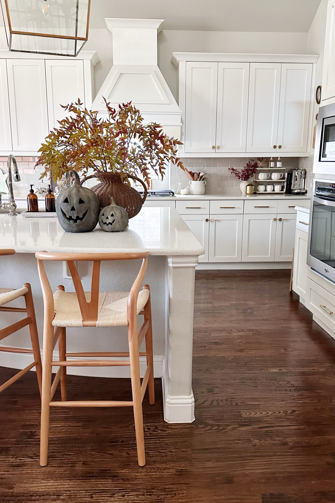 Kitchen fall and Halloween decor 

#LTKHome #LTKStyleTip #LTKSeasonal