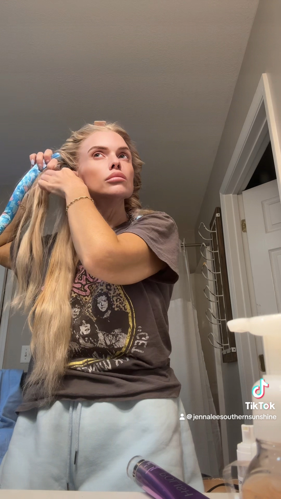 Heatless curlers 

#LTKFindsUnder50 #LTKVideo #LTKBeauty