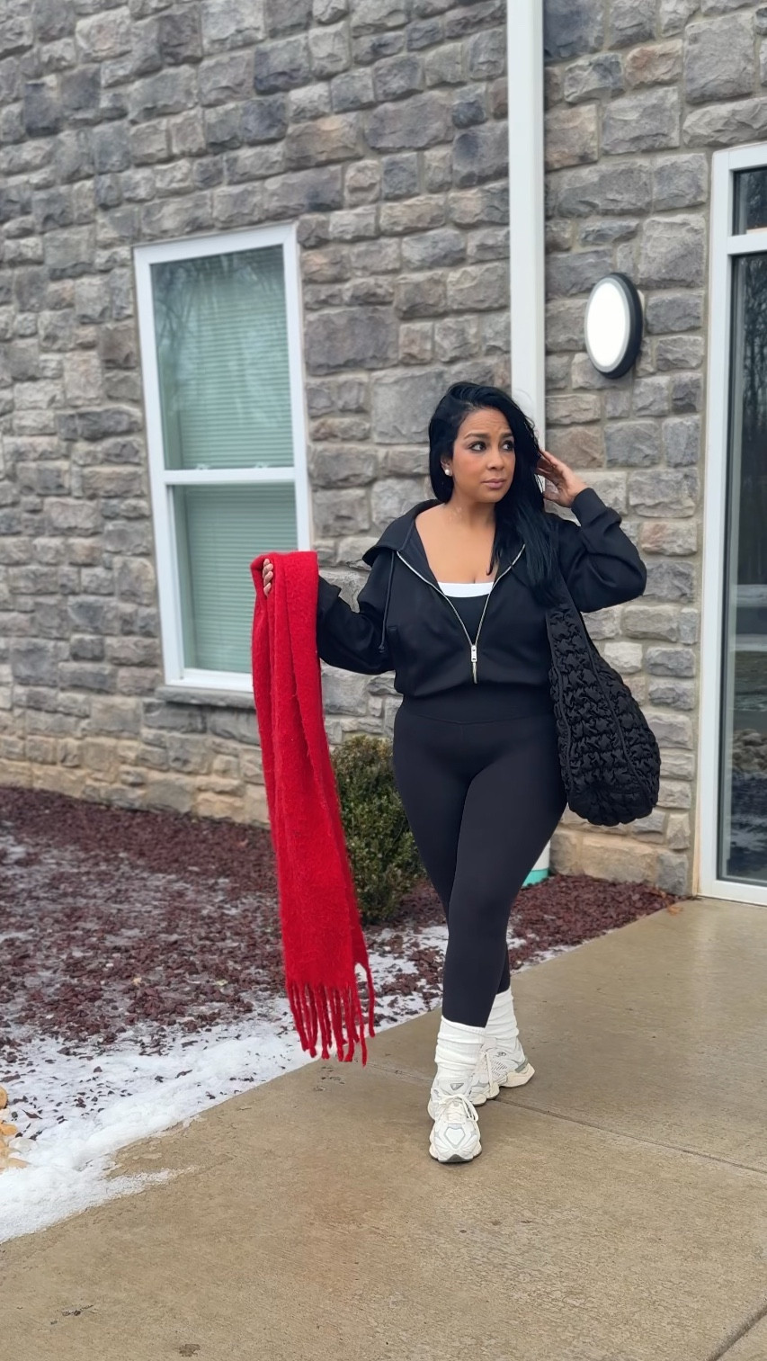 The Mom Fit-Fit check with my new YPB active wear✨🏋🏼‍♀️🤸 #newyeargoals #gym #ypb #abercrombie #abercrombieypb #activewear

#LTKActive #LTKSeasonal #LTKmomlife 

#LTKMidsize #LTKSaleAlert