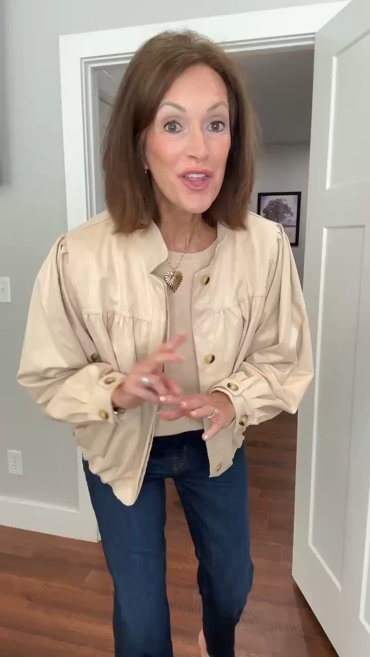 3 adorable jackets from Amazon that are on sale for the big spring sale!

Faux suede bubble hem jacket - M
Pleated lightweight jacket - L
Faux suede barn jacket - L
Sweater Tee - M
Jeans - size 10

Amazon, Amazon fashion, spring fashion, spring style, spring outfits, spring outfit inspo, spring ootd, trendy fashion, spring jackets, spring styles 





#LTKootd #LTKSaleAlert #LTKSeasonal