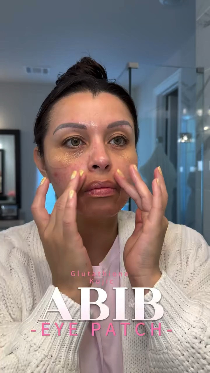 I’ve been using these glutathione eye patches for a few days now, and I’m honestly impressed. The patches stick really well—they don’t slide around at all, even when I’m moving, which is a huge plus. I usually leave them on for about 20 minutes, and they feel super cooling and soothing while they’re on.
After taking them off, I noticed my skin looks brighter and smoother right away. My dark circles aren’t as noticeable, and my skin feels a bit firmer and more refreshed. I also like that they’re packed with ingredients like glutathione, kojic acid, and vitamin C—it makes it feel like I’m actually treating the problem, not just covering it up. Overall, they’re easy to use, comfortable, and give a quick glow boost. Definitely something I’d keep in my routine.

#ad #glutathione #eyepatch #darkspots #vitamincskincare #niacinamide