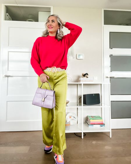 Outfits of the week

Hot pink oversized sweater paired with lime green satin trousers and puma future rider sneakers. 

Sweater M
Trousers L
Belt one size
Bag Bulaggi
Earrings Studio Vaia

Woven belt colorblocking colourblocking dopamine dressing lilac



#LTKstyletip #LTKunder50 #LTKeurope