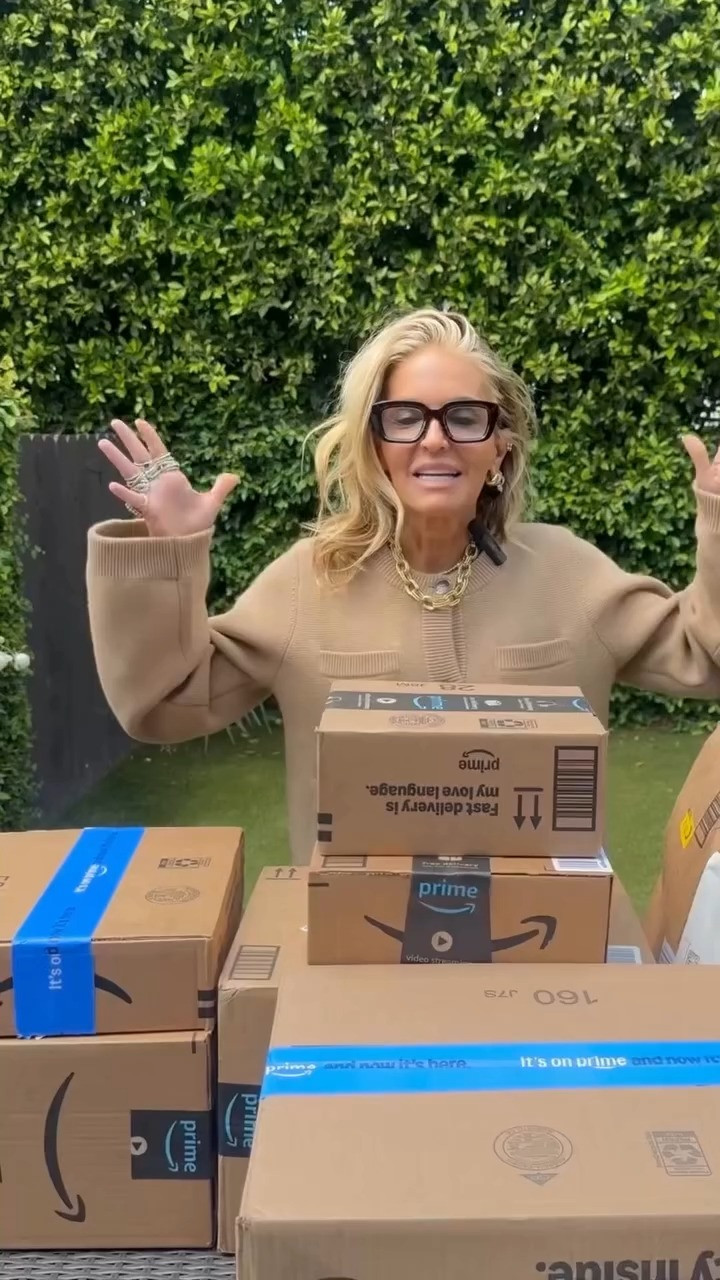 Unboxing all the little joys that somehow made it from my cart to my doorstep 😅 Are you a “cart saver” or a “buy now, ask questions later” kind of shopper? 

 #LTKGiftGuide #LTKStyleTip