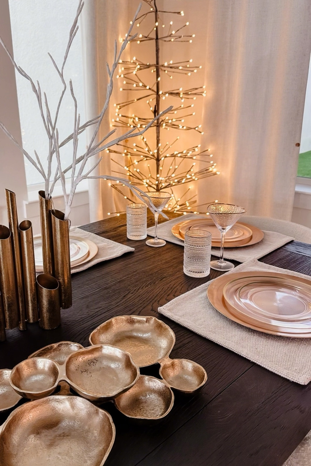 The holidays are here—so let's make the most of every moment with loved ones, not with endless clean-up! 🎄✨ This 40-piece disposable dinnerware set is the perfect mix of style and convenience. Plus, they're dishwasher safe for future events! 💫 Spend more time celebrating, less time scrubbing. #HolidayHacks #FamilyTime #StressFreeCelebrations #ReusableAndStylish
#serverware #dinnerware #hosting #tablescape #plates #homedecor

#LTKCyberWeek #LTKHome #LTKSeasonal