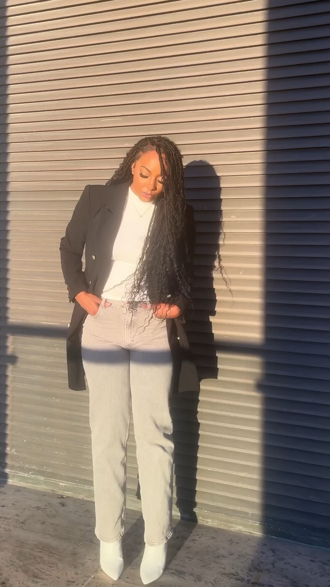 Timeless fashion look. Blazer jacket, turtleneck, quality straight leg jeans, white boots. 

Wearing a size M.
Wearing a size 28 in Abercrombie jeans.
Wearing a size 7 in knee high boots. 

business casual, workwear, winter outfit, fitted jeans. 

#LTKfindsunder100 #LTKworkwear #LTKstyletip