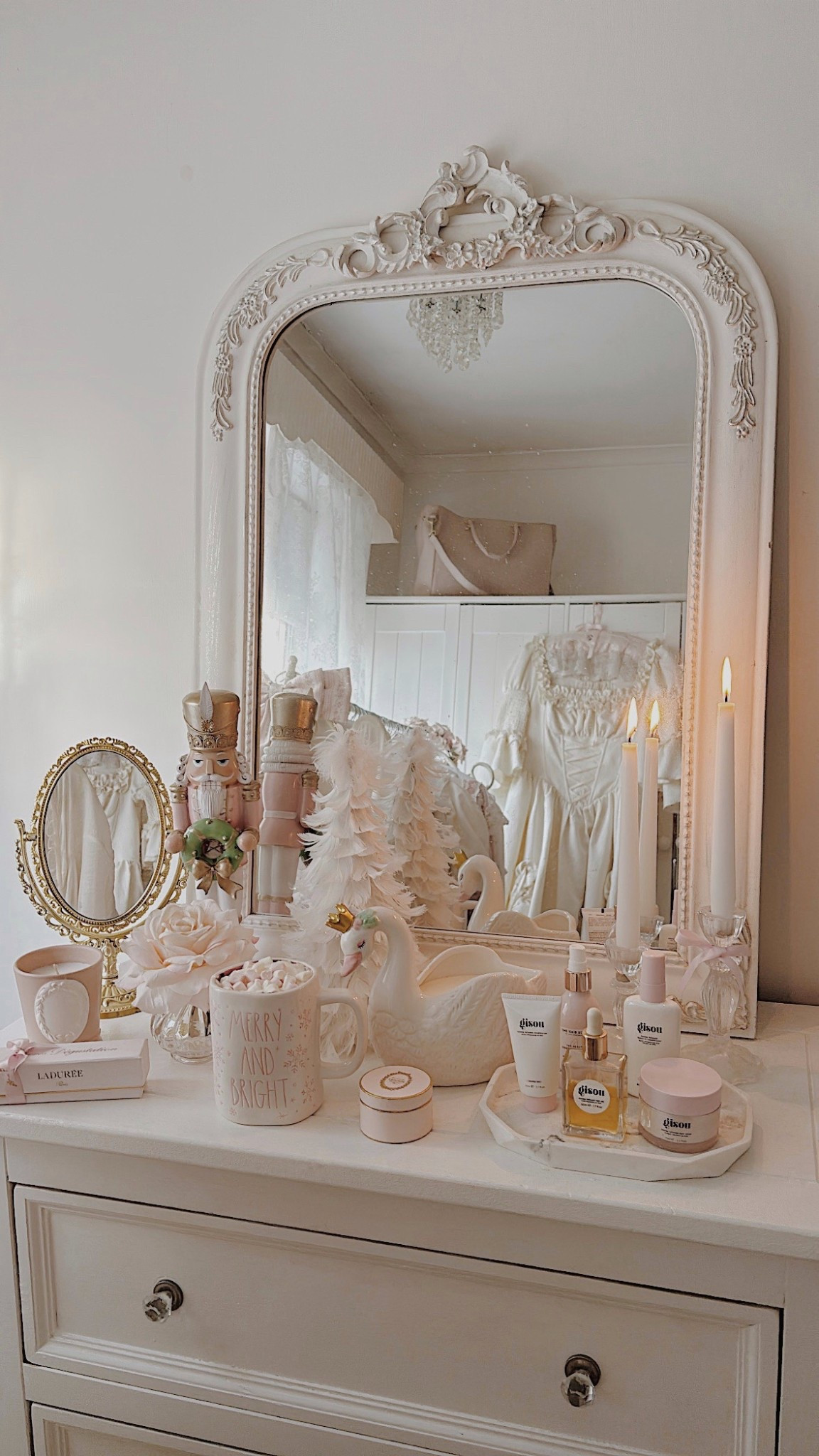 Christmas Inspired Vanity Essentials 💫

#LTKSeasonal #LTKGiftGuide #LTKHoliday