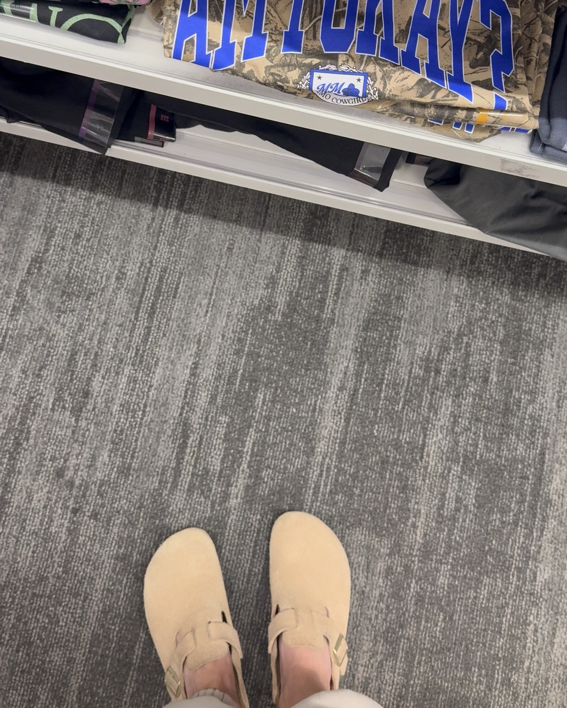 OK y’all Megan Moroney’s Cloud 9 album comes out Friday and my target released the limited edition camo shirt !!! 😍✨🙌🏼

It was super affordable and I made sure to size up in it! 💚
#meganmoroney #celebstyle #camo #target #targetfinds #tshirt #merch

#LTKSeasonal #LTKootd #LTKvlog