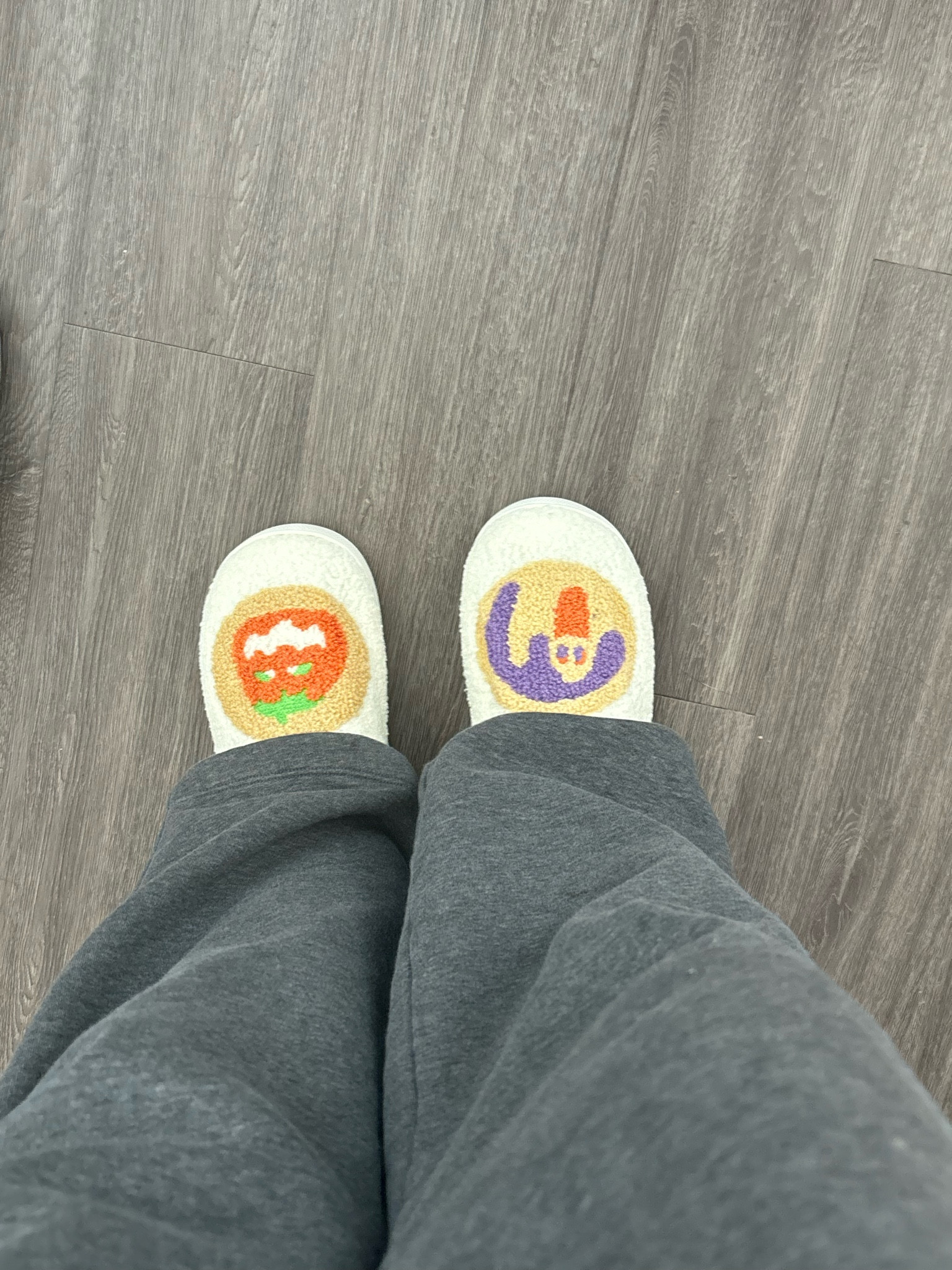 Viral pillsbury cookie slippers 👻🎃

#LTKSeasonal