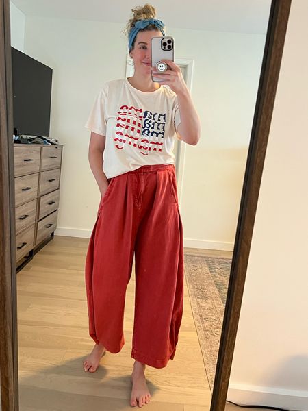 I’m loving these free people pants! The red is so pretty and comes in more colors 🤍 wearing a size XS