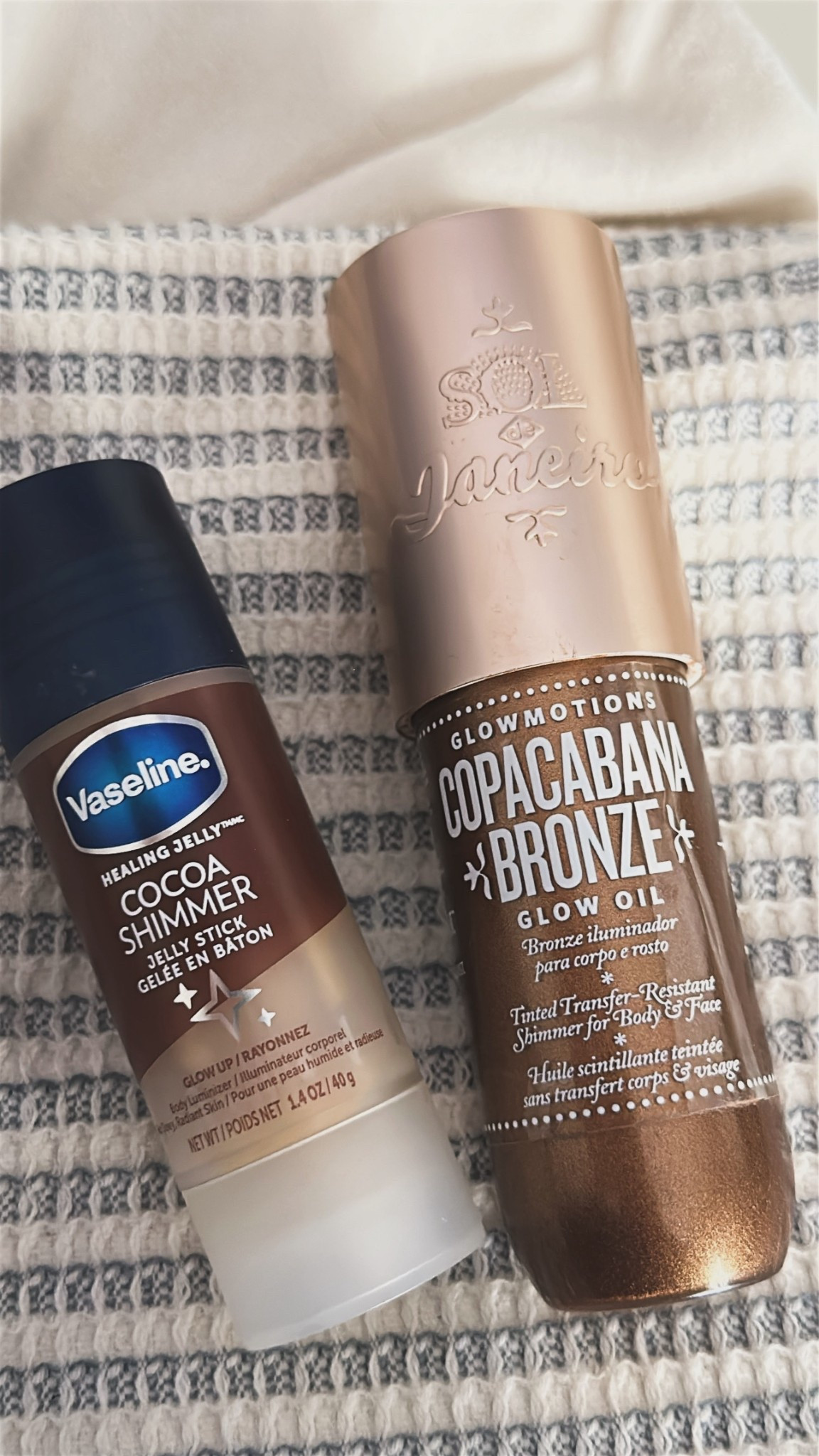 Okay but this combo… you NEED to try it I’ve been using Vaseline Cocoa Shimmer with Sol de Janeiro Copacabana Bronze and it gives the prettiest soft glow 🤎 like your skin but better, super hydrated and bronzed without looking heavy



#LTKvlog #LTKselfcare #LTKBeauty
