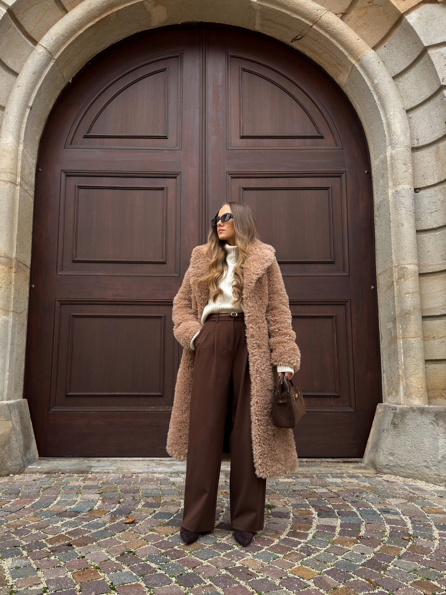 chocolate tones 💫 

neutral outfit | teddy coat | winter fashion 

#LTKootd