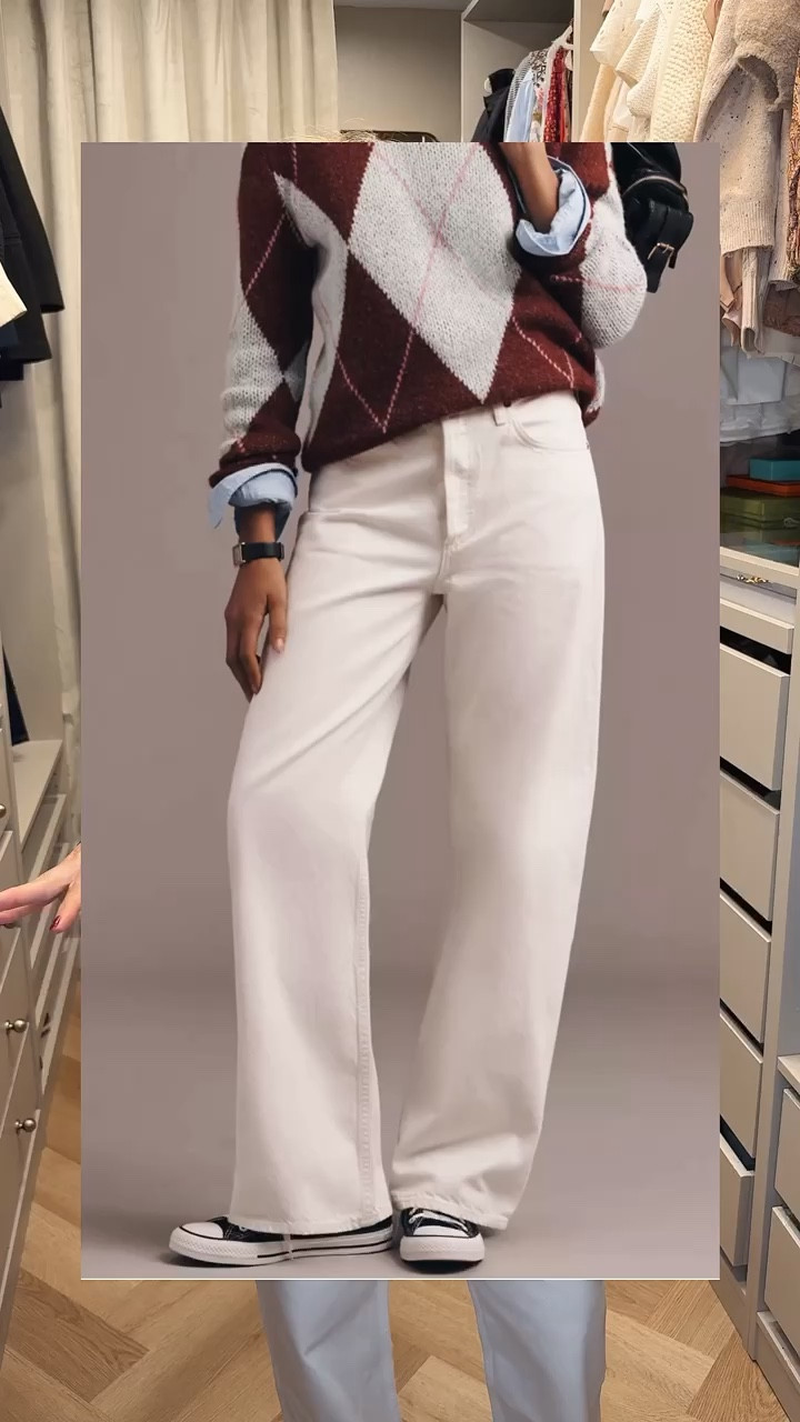 Perfect going into spring outfit 
White jeans
Agolde jeans 
Suede flats 

#LTKdayinmylife #LTKSeasonal #LTKootd