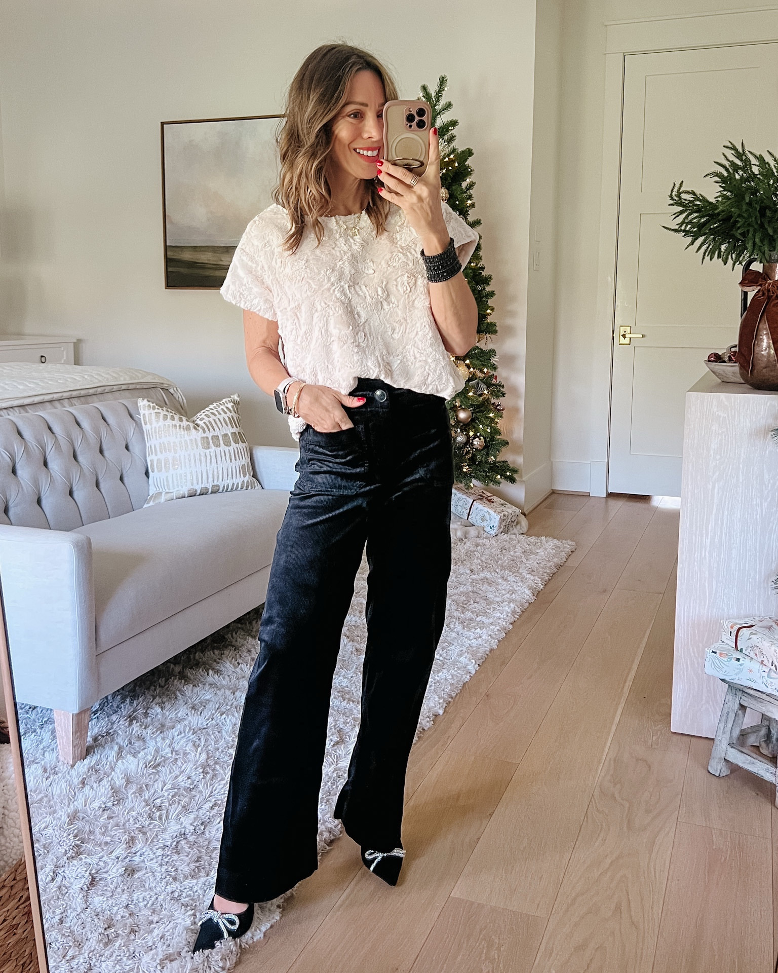 Anthropologies beloved Colette jeans come in this gorgeous velvet that are perfect for holiday parties 🥂

Top Fit: I’m wearing an XS 

Jeans Fit: I’m wearing a 24P

#LTKHoliday #LTKStyleTip #LTKPetite