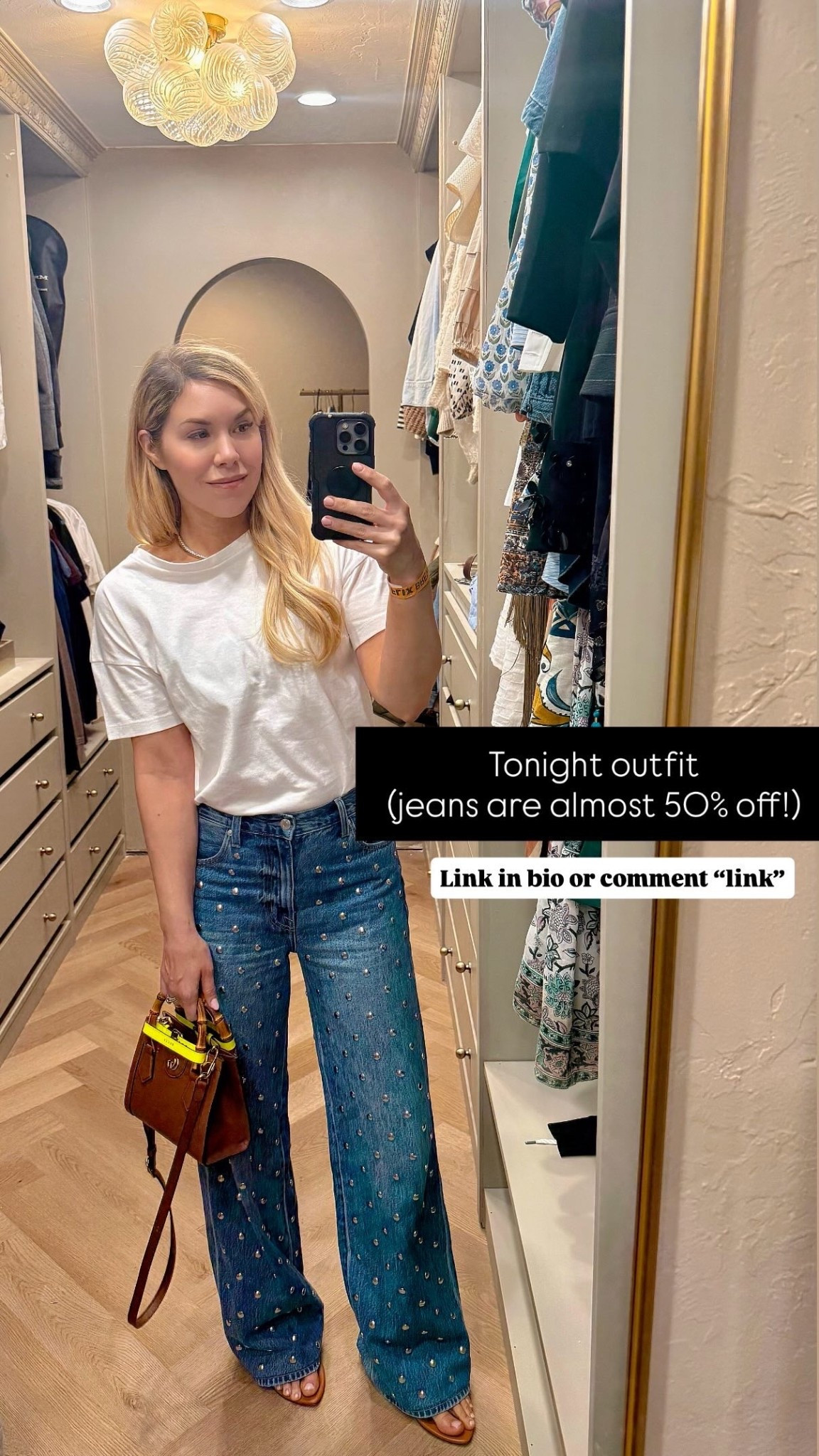 Jeans are almost 50% off!


#LTKSeasonal #LTKSaleAlert #LTKdayinmylife