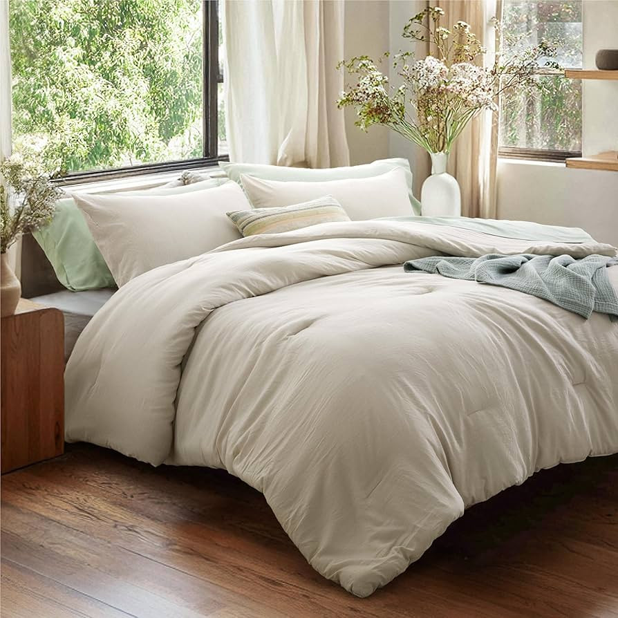 Bedsure Oversized Queen Size Comforter Set, Beige Soft Prewashed Bedding for All Seasons, 3 Piece... | Amazon (US)