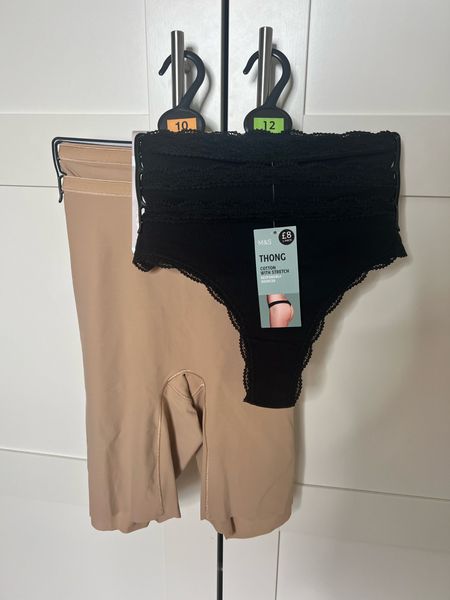 Marks and Spencers lingerie faves🫶🏽

Anti-chafe thigh slimmer in beige size 10
Black cotton thongs size 12 