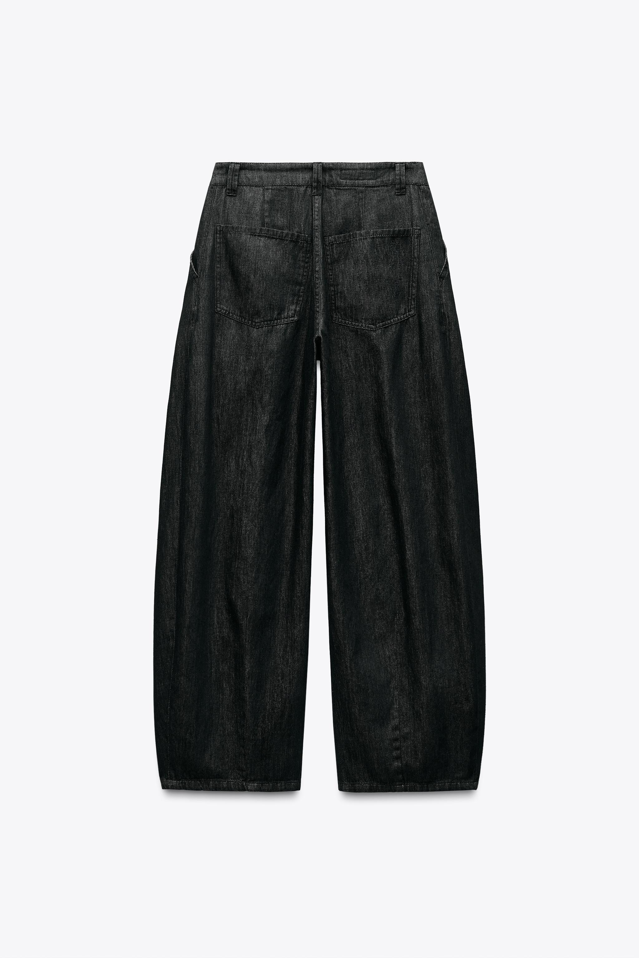 Trousers made of 100% cotton yarn. Mid-waist fit with belt loops. Side pockets and patch pockets ... | Zara UK