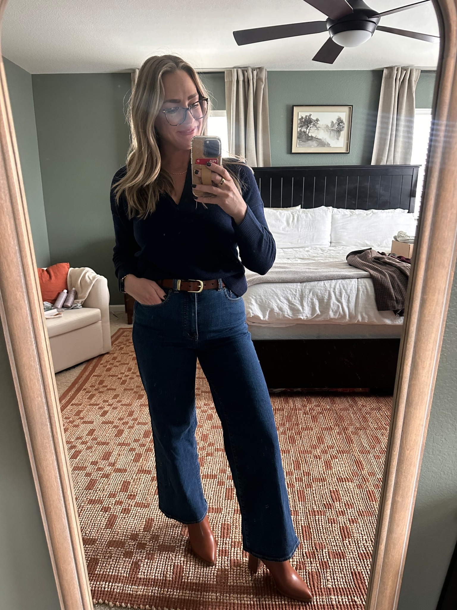 Do you have a holiday party to attend this month?? I think this cashmere sweater would be the perfect thing for you to feel put together and elevated! @onequince #quincepartner