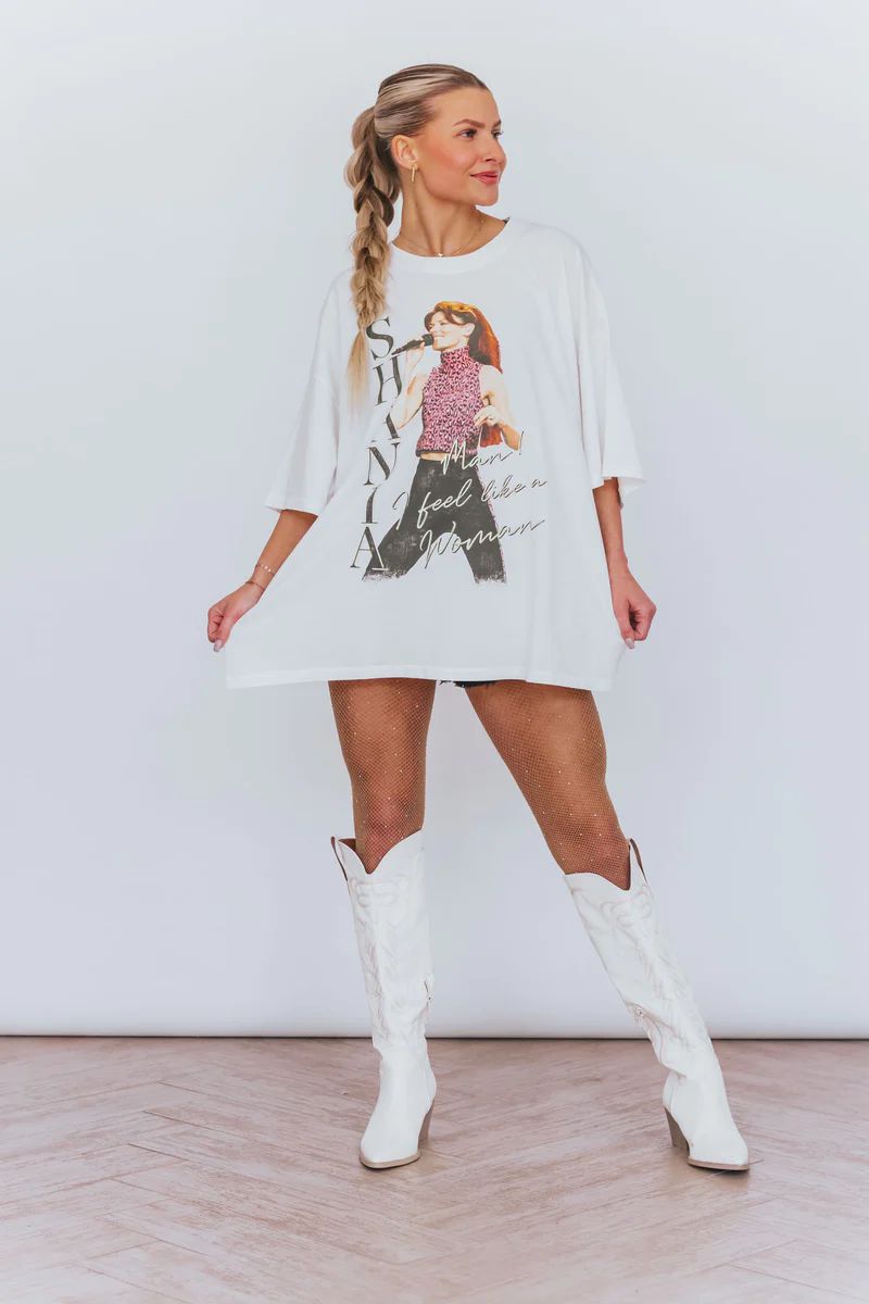Daydreamer Shania I Feel Like A Women Graphic Tee | Apricot Lane Boutique