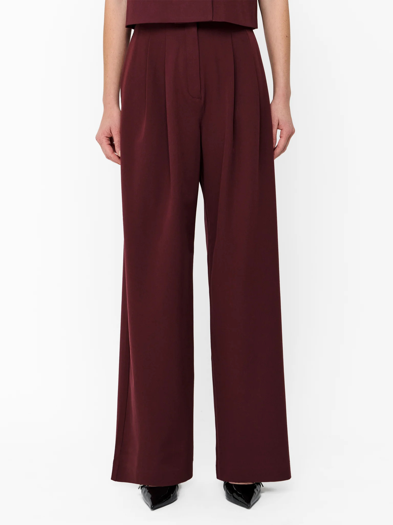 Rena Burgundy Tailored Pleated Wide Leg Trousers | French Connection (UK)