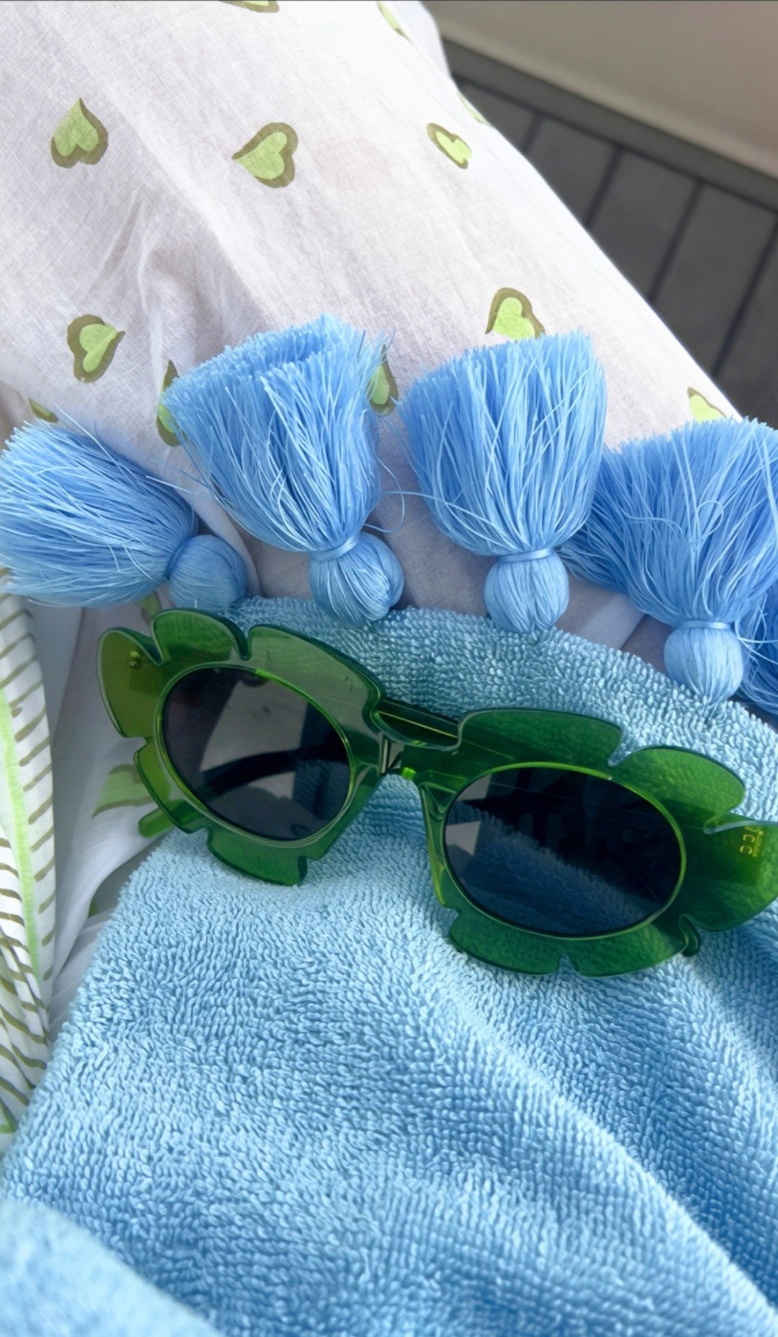 💚💚💚

@saksfifthavenue @Mytheresa 

#sunglasses #beach

#LTKootd #LTKSeasonal #LTKTravel