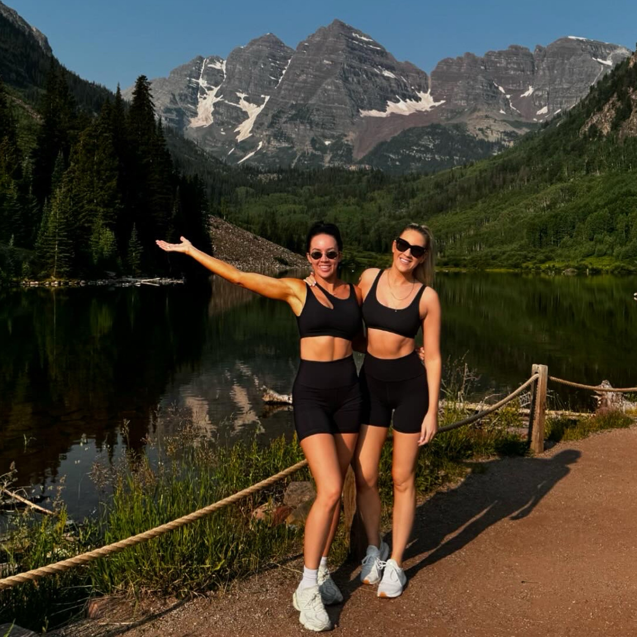 Chic Colorado hike 

#LTKActive #LTKSeasonal #LTKFitness