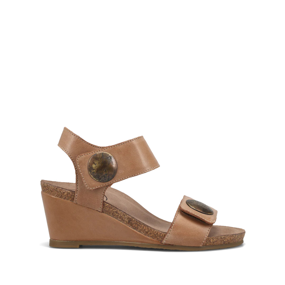 Carousel 3 | Taos Footwear