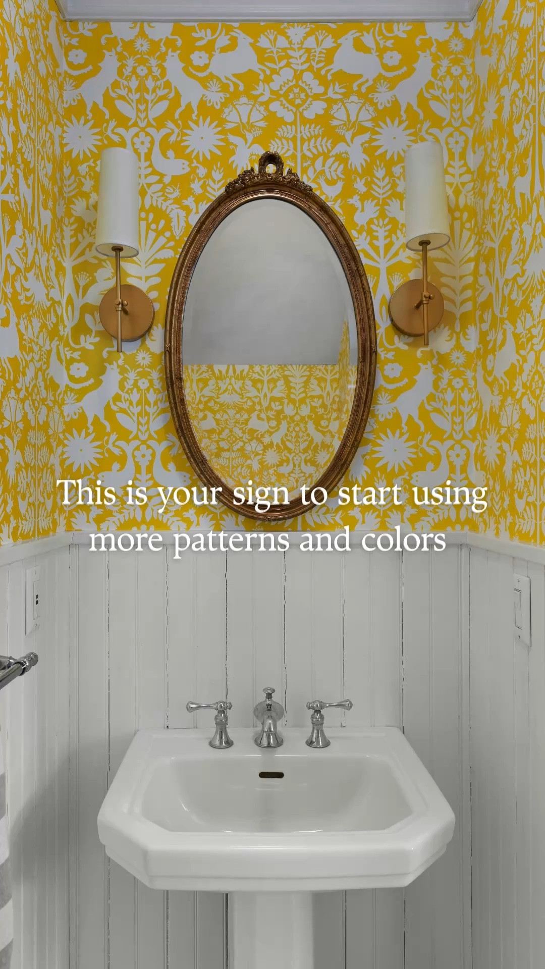 Don’t be afraid to go bold! From wallpaper to fabrics, pattern brings so much life to a home. ➡️ Shop our favorite statement pieces in the link in our bio. #ltkhome #interiors #color