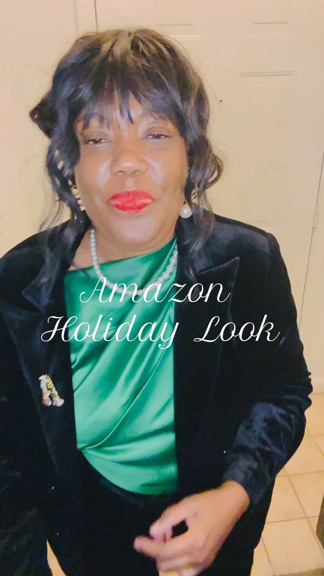 Midnight Textures. ✨
Nothing beats the triple threat of Black Velvet, Slightly Asymmetrical Satin, and Patent Leather. It’s a masterclass in mixing finishes—matte, sheen, and high-gloss.
Sharp, sophisticated, and just the right amount of edge. 🖤
• The Look: Plush velvet tailoring meets the fluid drape of an asymmetrical blouse.
• The Finish: Sharp patent kitten heels for all-night comfort and shine.
#OOTD #VelvetSuit #SatinStyle #KittenHeels #MonochromeMagic #AfterDarkFashion

#LTKWorkwear #LTKHoliday #LTKdayinmylife