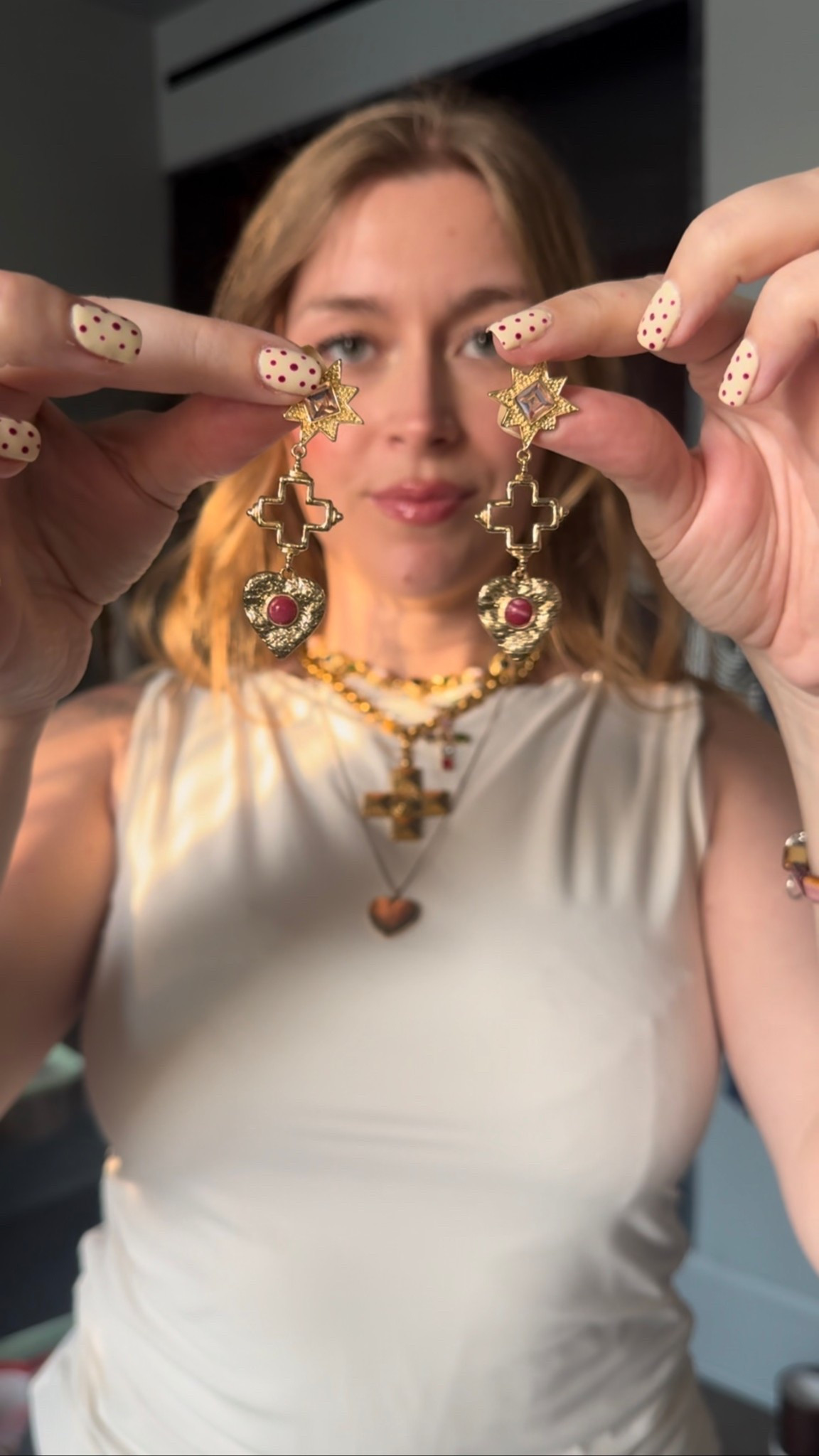 Love these earrings! 

#LTKMidsize #LTKStyleTip #LTKItBag