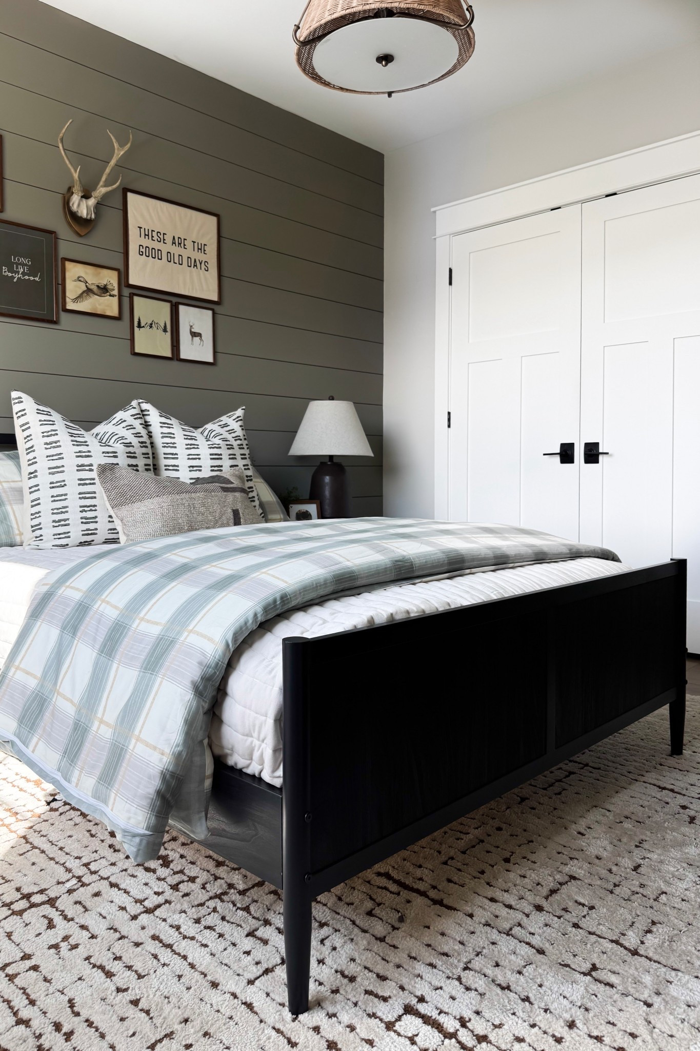 Remi's rug and bed frame are on amazing deal!!

Home, home finds, home favorites, home sale, sales in my home, home accents, modern home, kids bedroom, bedding, bedroom inspo, bedroom rug, area rug, neutral rug, bed frame

#LTKKids #LTKSaleAlert #LTKHome