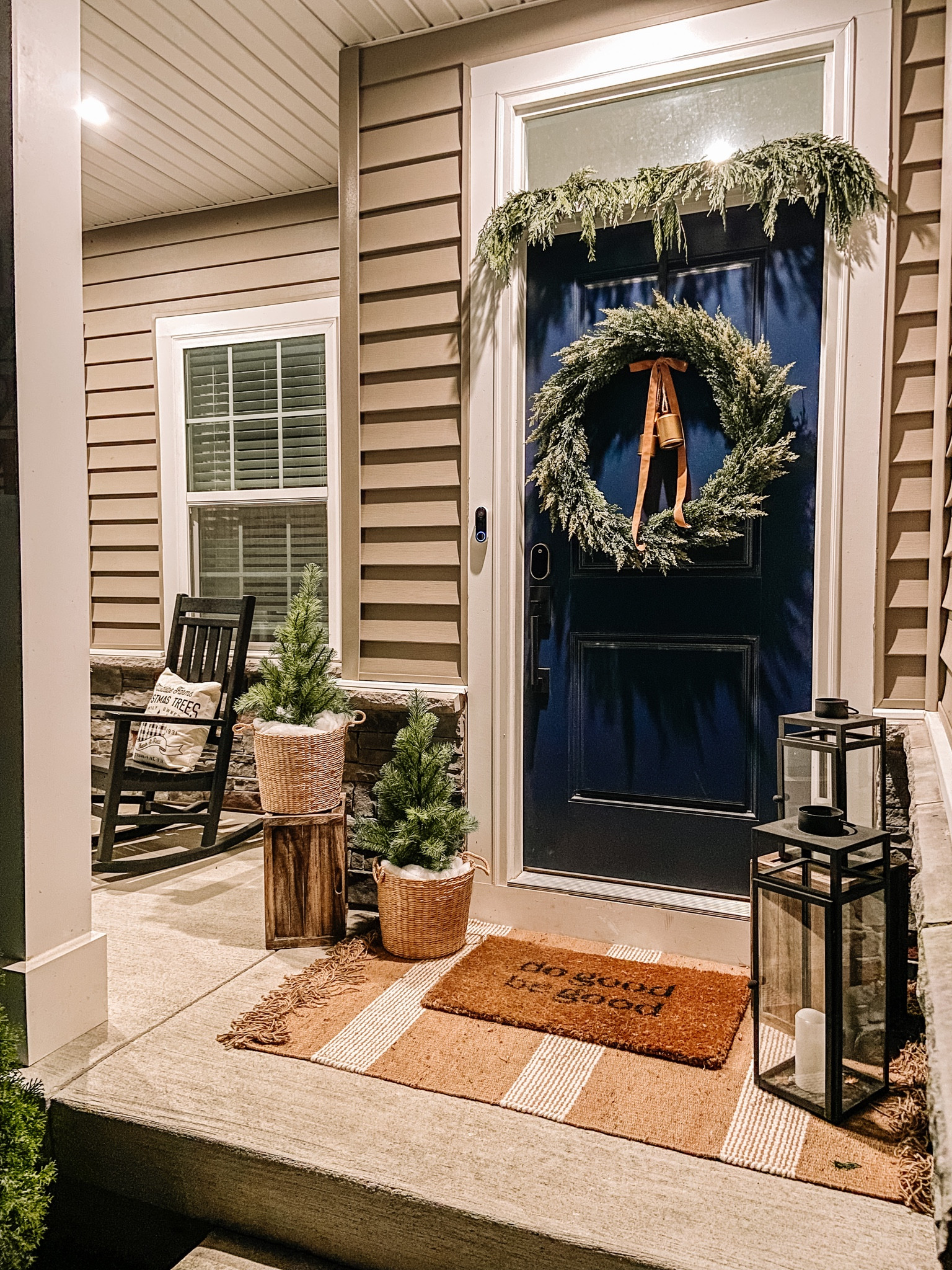 A porch that will last beyond the Christmas season— and I’m obsessed. 🧣🧤☃️

#porch #holidayporch #winterporch #wreath

#LTKSeasonal #LTKunder50 #LTKhome
