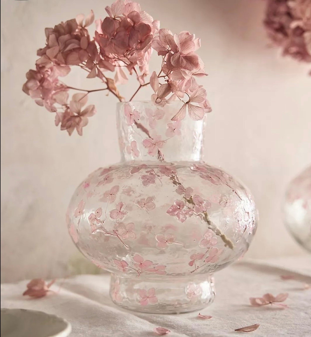 Pressed Floral Glass Footed Vase

#LTKHoliday #LTKHome #LTKGiftGuide