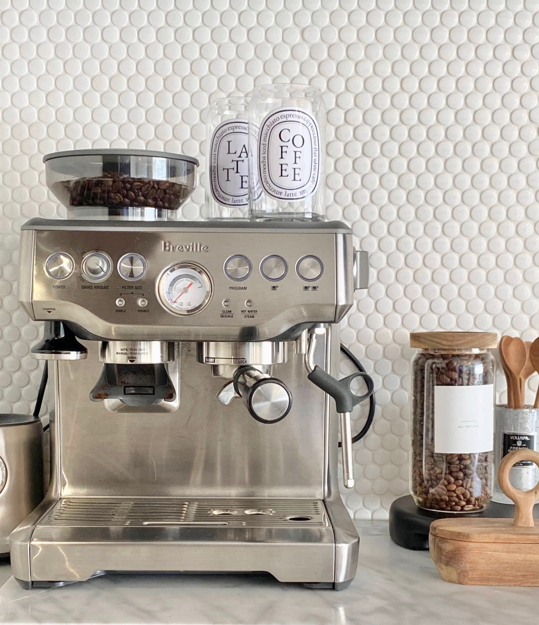 My absolute favorite espresso machine is $150 off 🙌🏻🖤