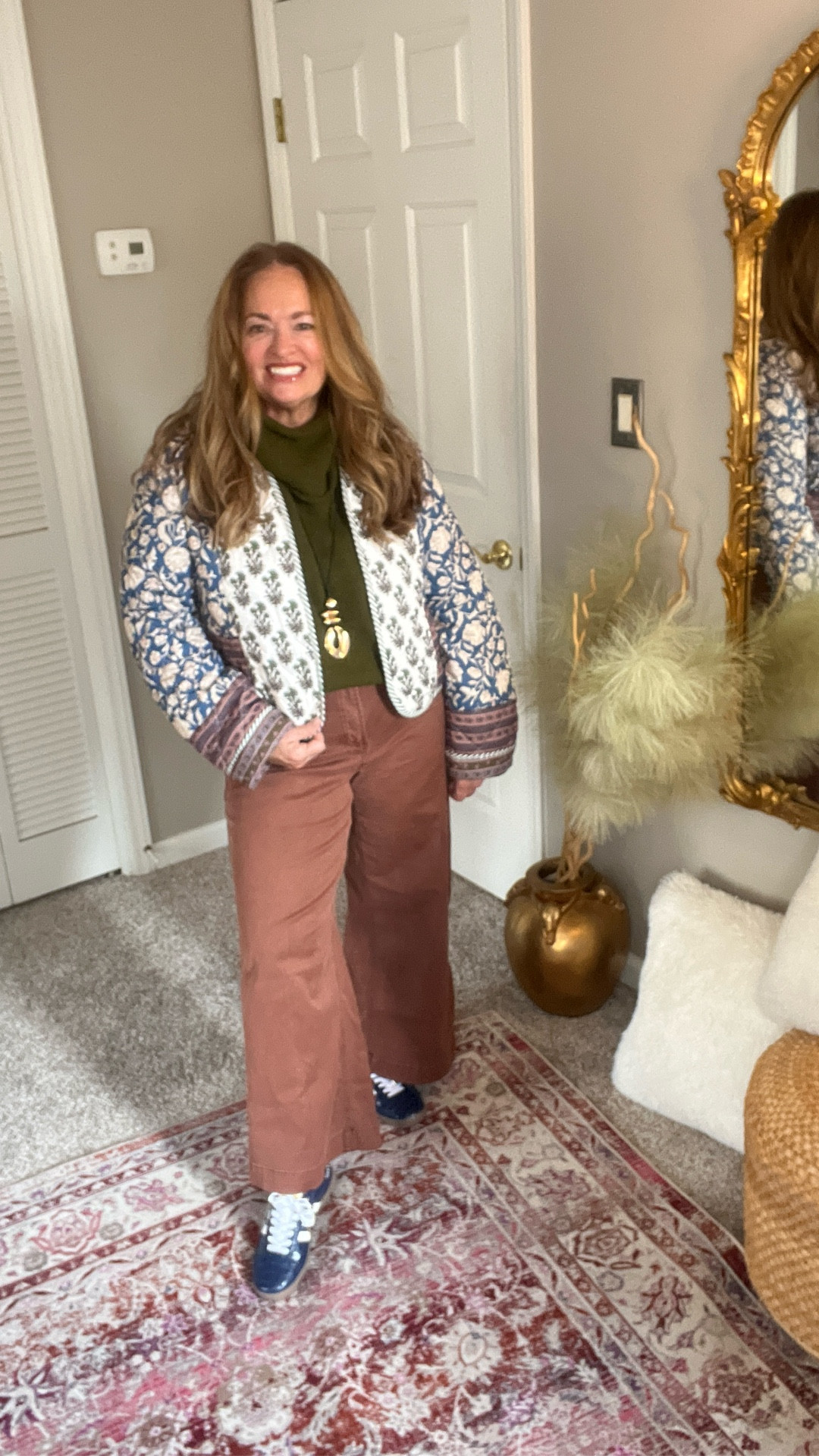 A beautiful floral quilted puffer jacket. This style became popular last year and is still trending. This pattern is exquisite. 

 Women's Quilted Jacket Lightweight Floral Print Cropped Puffer Coat Short Padded Open Front Winter Outwear

#LTKGiftGuide #LTKvlog #LTKWorkwear