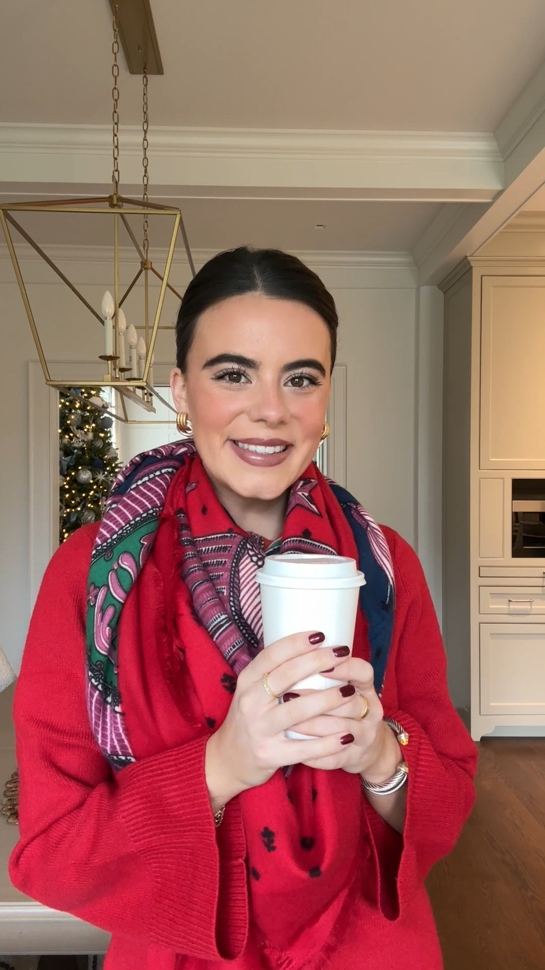 Linking my scarf and stunning red sweater! Great option for the holidays! ❤️



#LTKGiftGuide #LTKHoliday #LTKCyberWeek